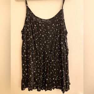 Torrid Tank Top, ruffle bottom, size 4